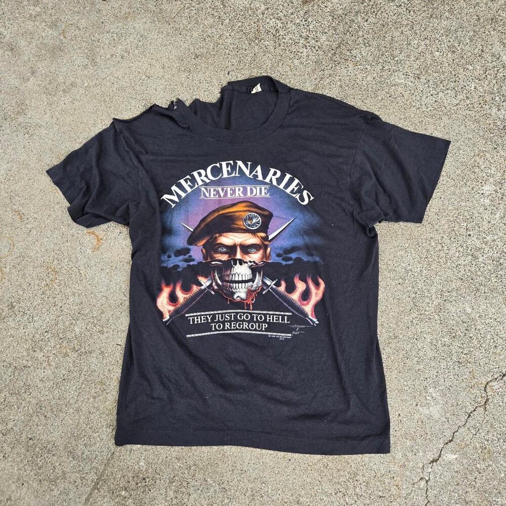 Vtg 80s MERCENARIES NEVER DIE Skull Distressed Military 3D Emblem T Shirt Med
